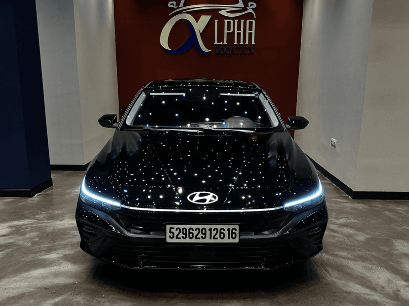 Hyundai Elantra — 1/5