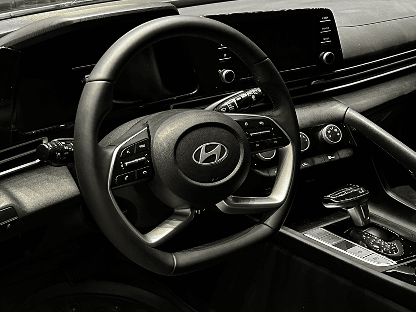 Hyundai Elantra — 3/5